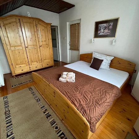 Guest House Luxotel Zrenjanin Exterior foto
