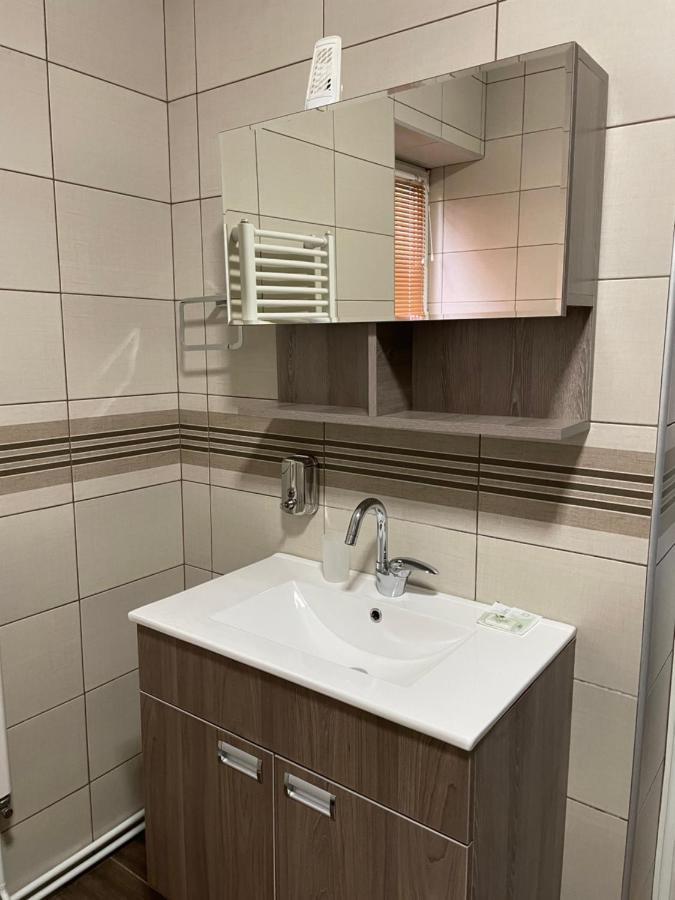 Guest House Luxotel Zrenjanin Exterior foto