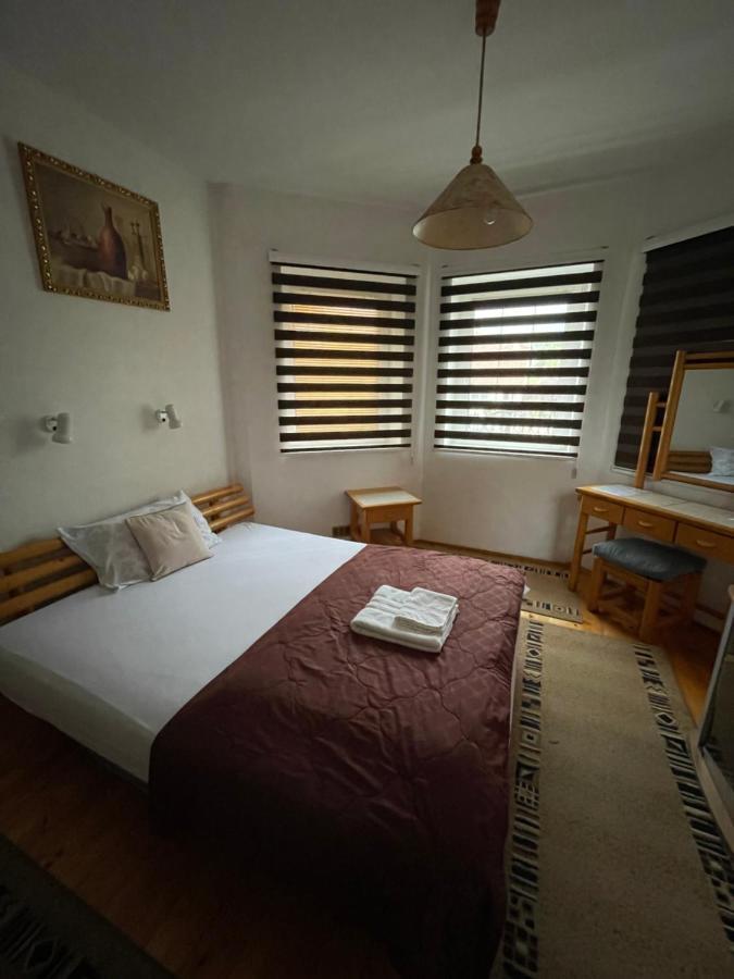 Guest House Luxotel Zrenjanin Exterior foto