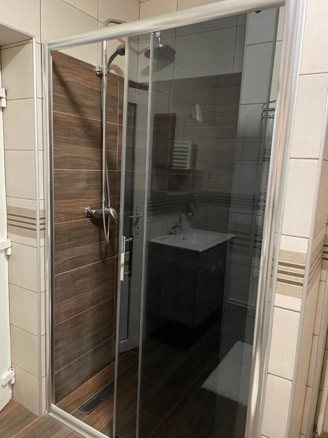 Guest House Luxotel Zrenjanin Exterior foto