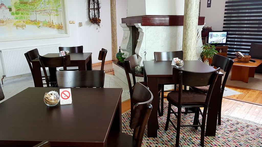 Guest House Luxotel Zrenjanin Exterior foto